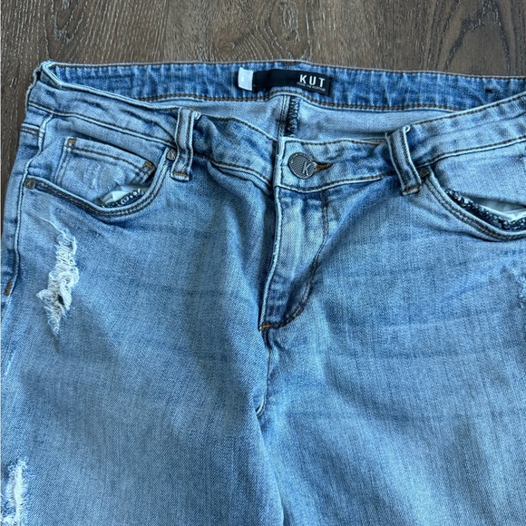 Kut from the Kloth Jeans. Women’s size 8. Light Wash. - Picture 4 of 9